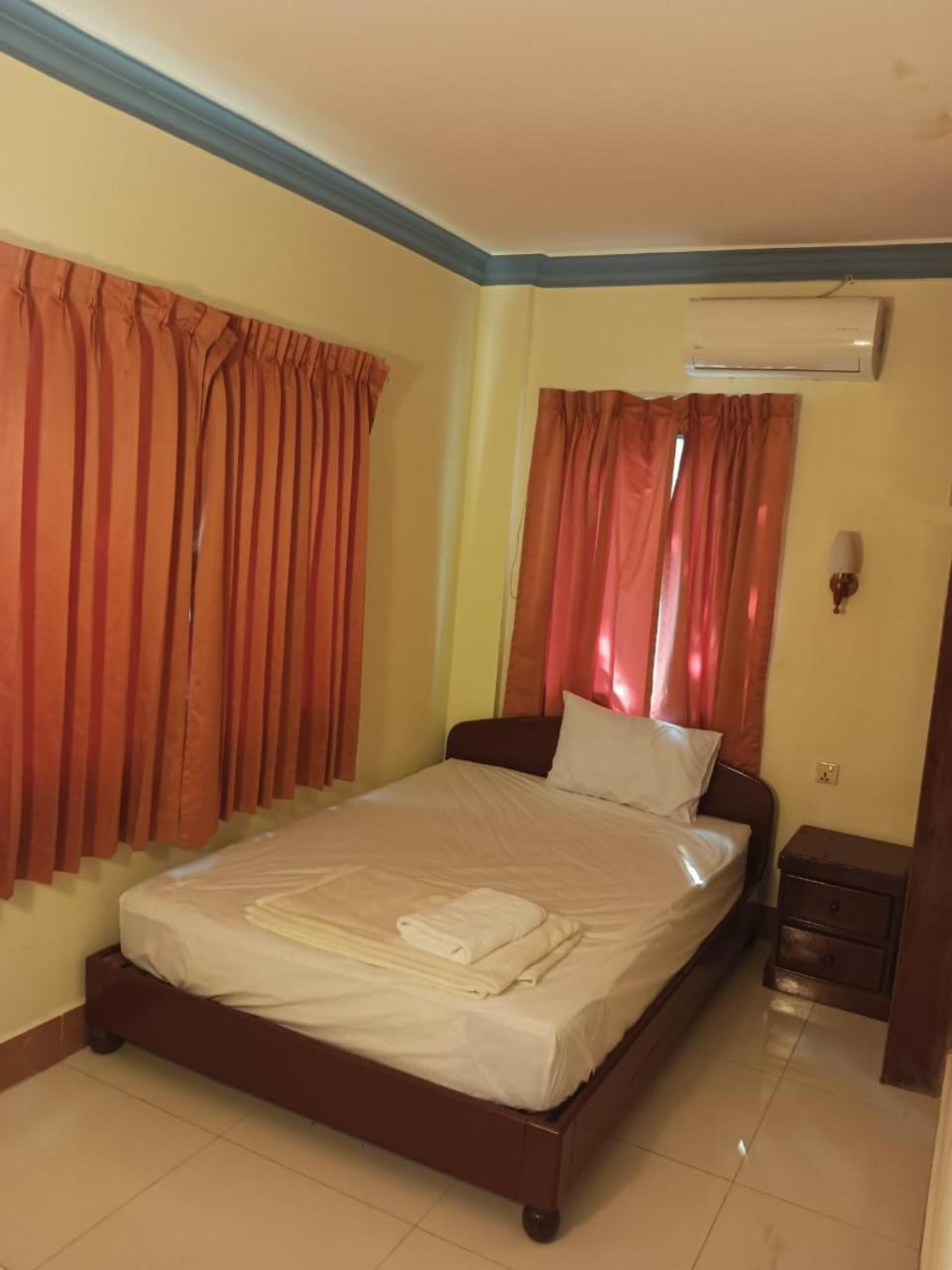 Galaxy Rs Hotel Phnom Penh Extérieur photo